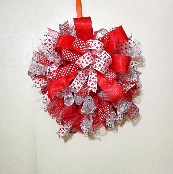 Valentines Day Wreath - Picture 2 of 2